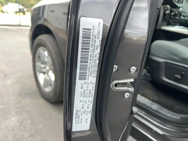 2016 RAM 1500 SLT