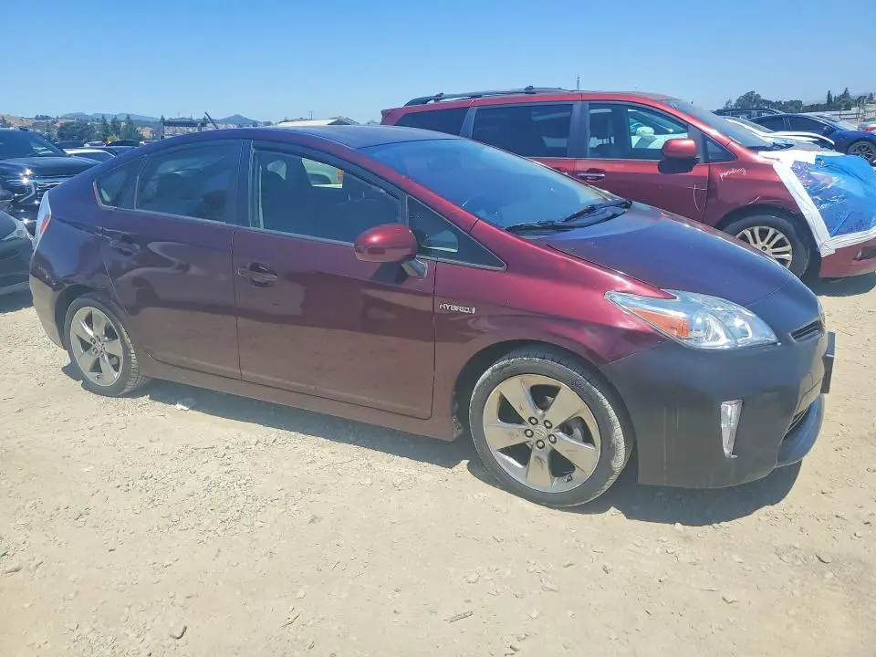 2013 TOYOTA PRIUS PERSONA SERIES SE  