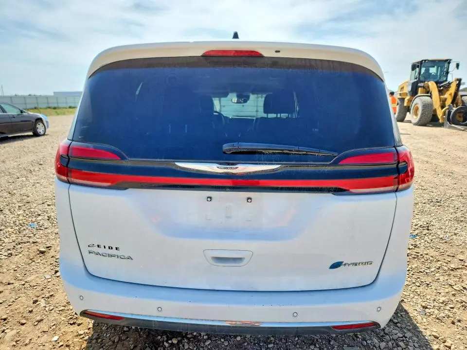 2024 CHRYSLER PACIFICA HYBRID SELECT  