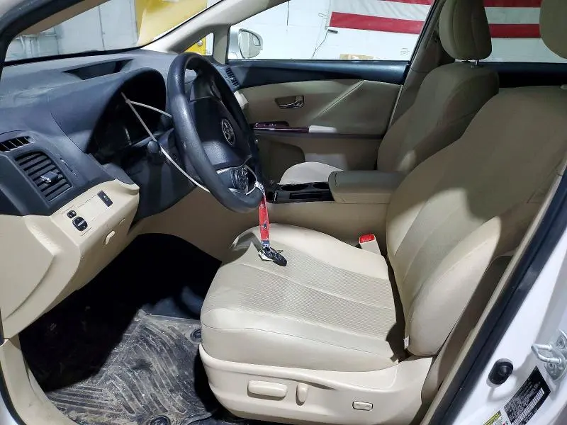 2015 TOYOTA VENZA LE  