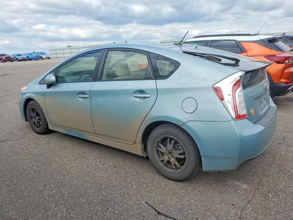 2015 TOYOTA PRIUS THREE  