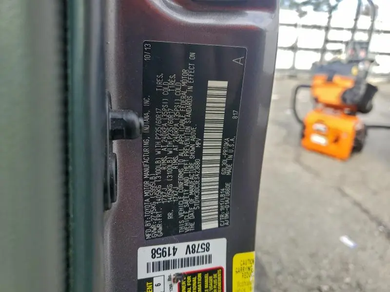 2014 TOYOTA SIENNA XLE  