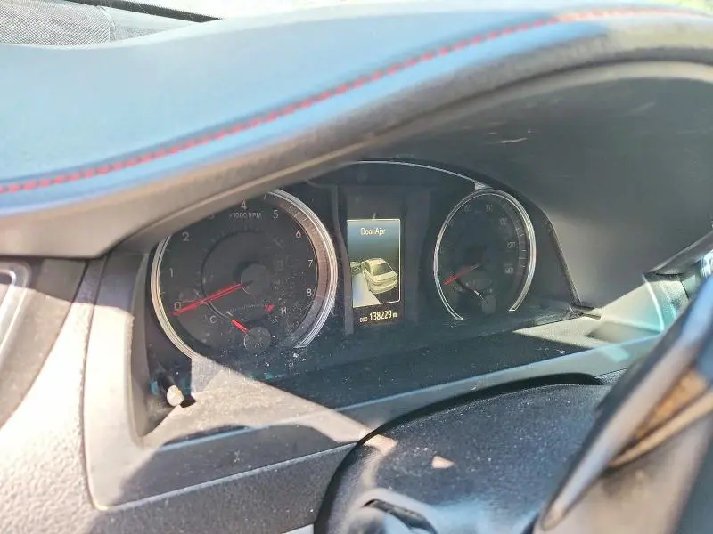 2015 TOYOTA CAMRY SE  