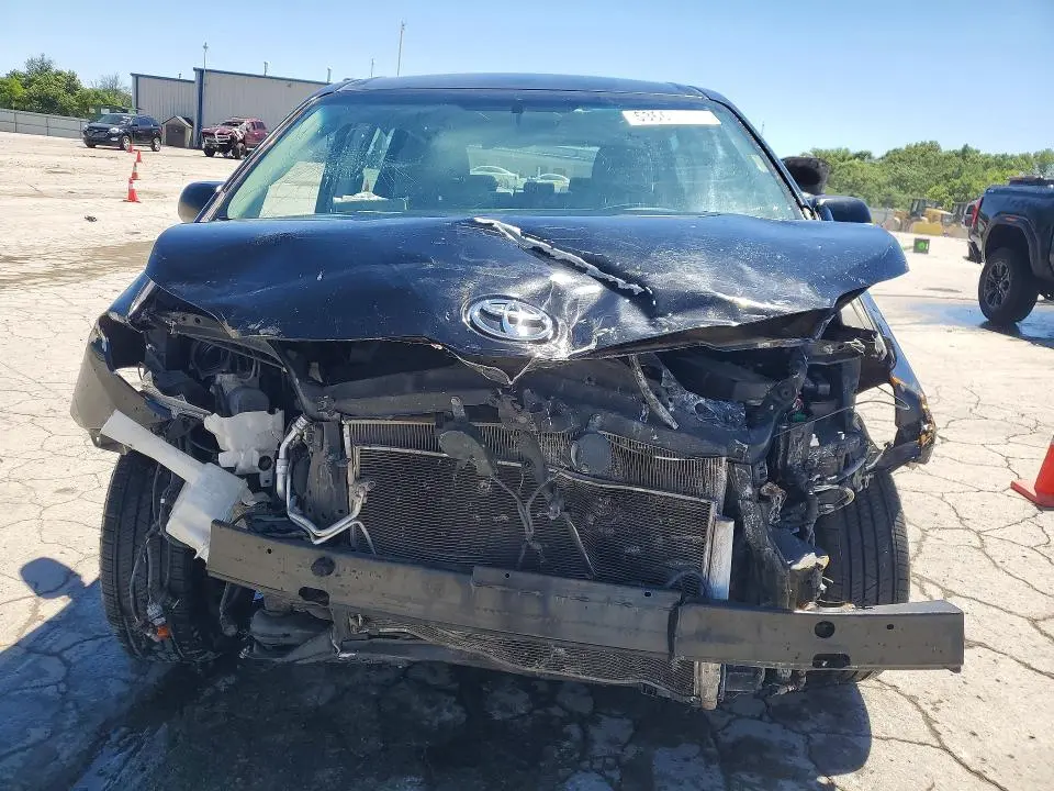 2014 TOYOTA SIENNA L 7-PASSENGER  
