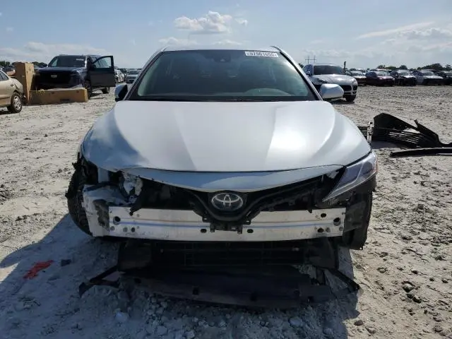 2020 TOYOTA CAMRY XLE  
