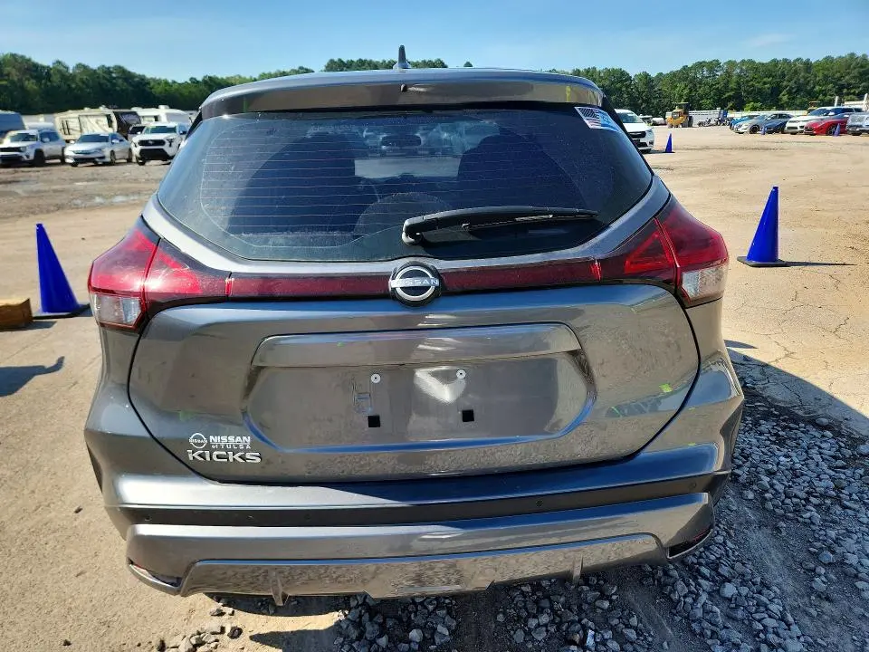 2023 NISSAN KICKS S  