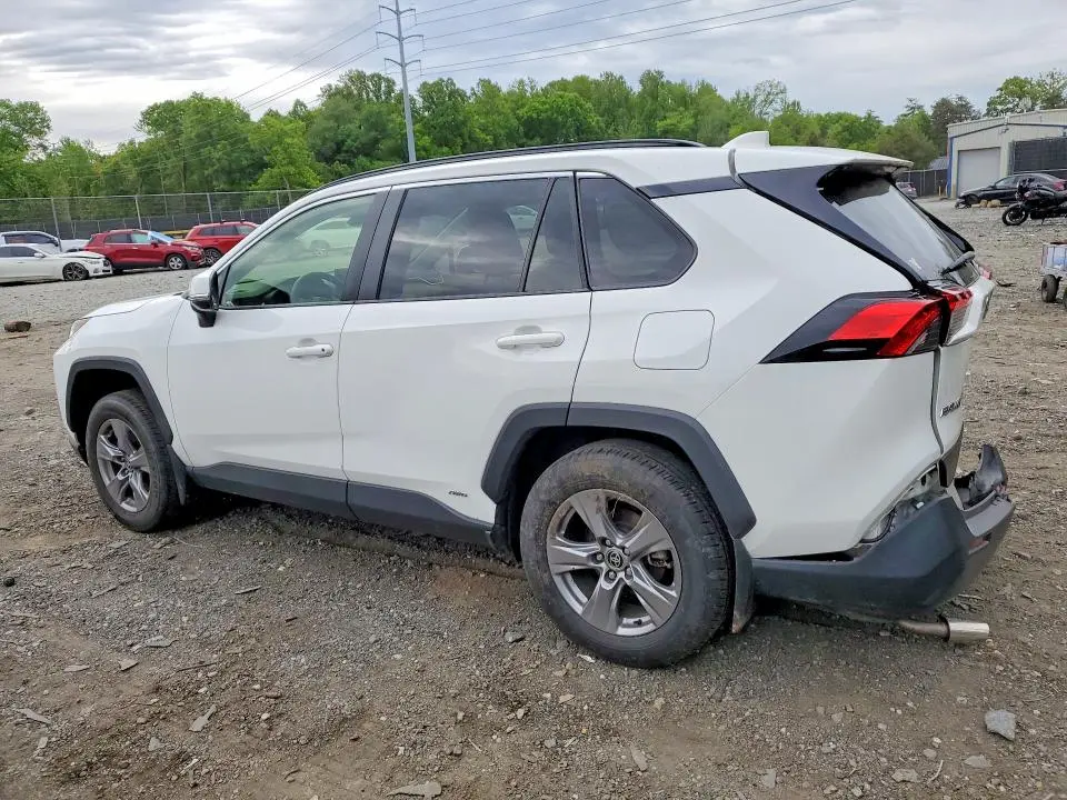 2022 TOYOTA RAV4 LE  