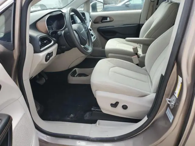 2017 CHRYSLER PACIFICA LX  