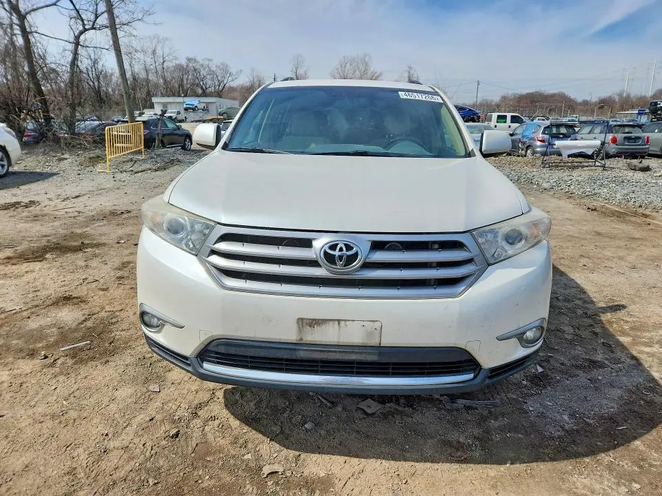 2013 TOYOTA HIGHLANDER PLUS  