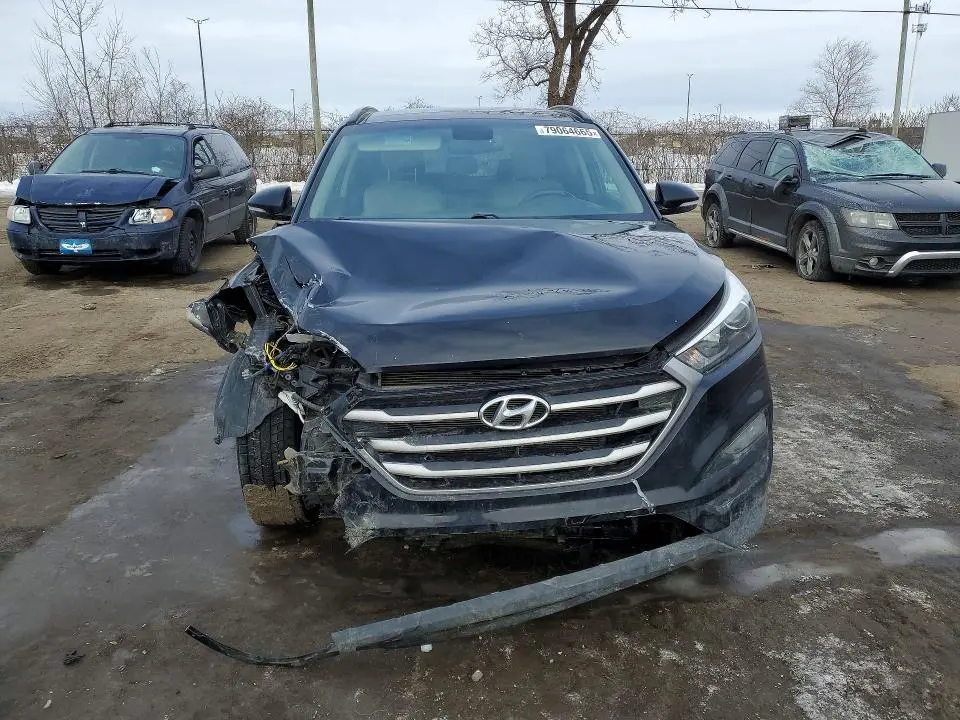 2018 HYUNDAI TUCSON SE  