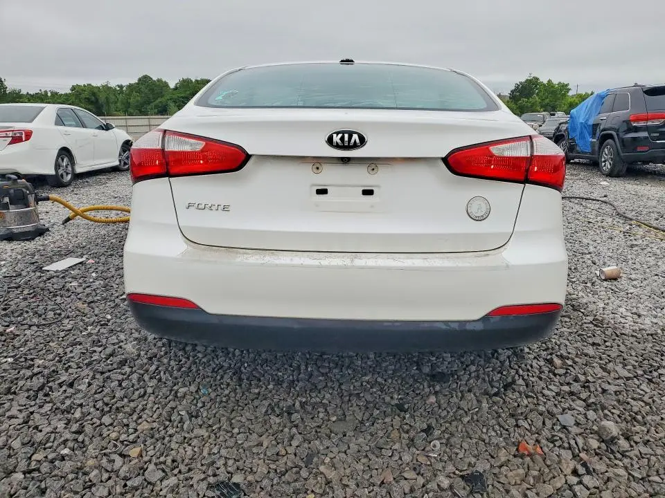 2016 KIA FORTE LX  