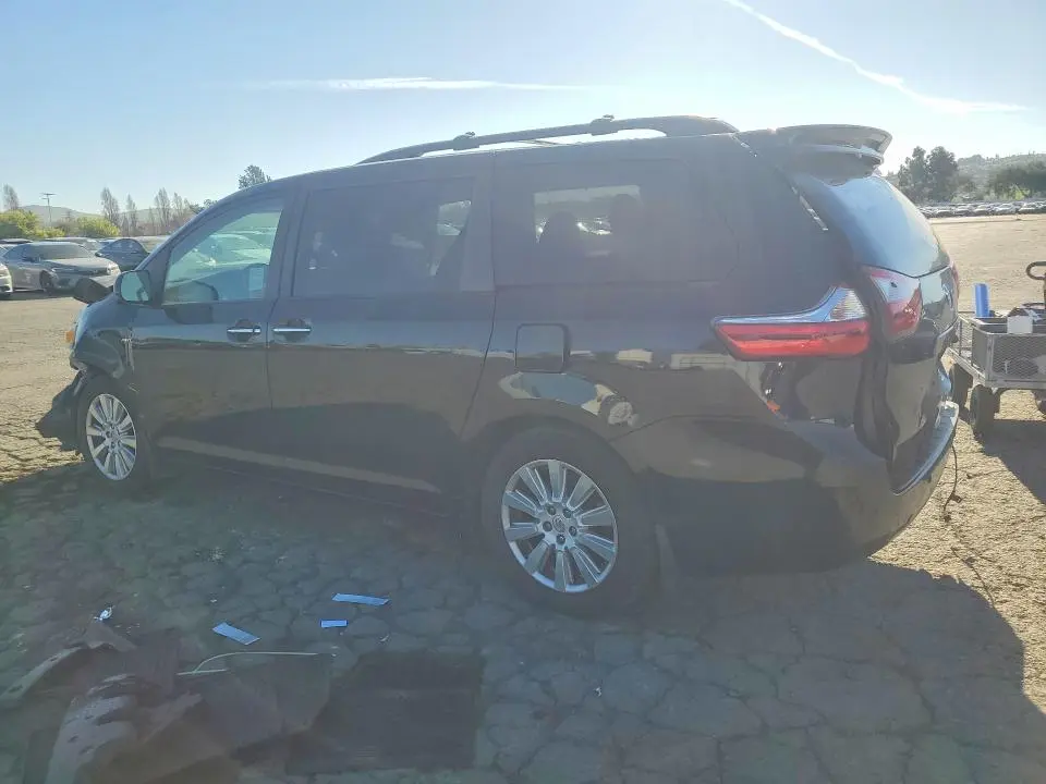 2017 TOYOTA SIENNA XLE 7-PASSENGER  