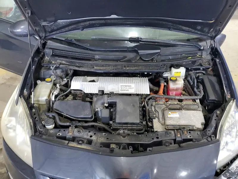 2010 TOYOTA PRIUS III  