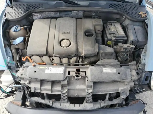 2013 VOLKSWAGEN BEETLE   