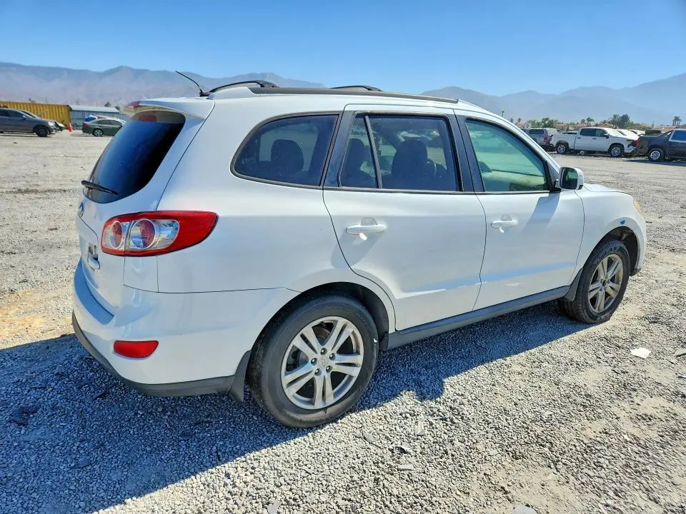 2012 HYUNDAI SANTA FE SE  