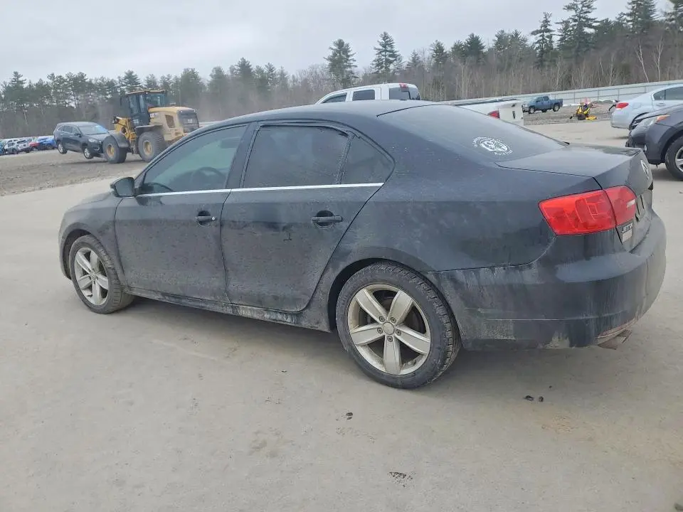2013 VOLKSWAGEN JETTA SE  