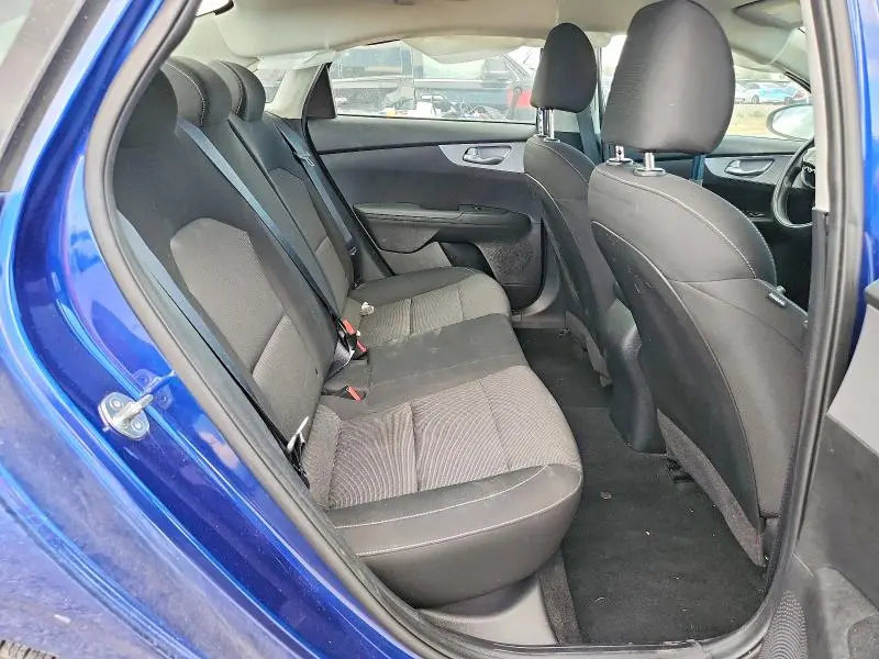 2023 KIA FORTE LX  