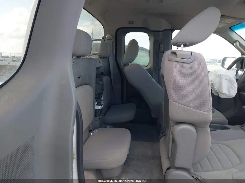 2013 NISSAN FRONTIER S