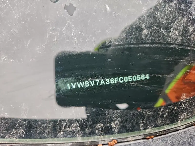 2015 VOLKSWAGEN PASSAT SE  