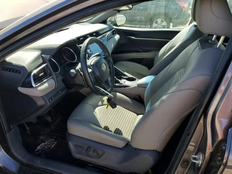 2018 TOYOTA CAMRY SE  
