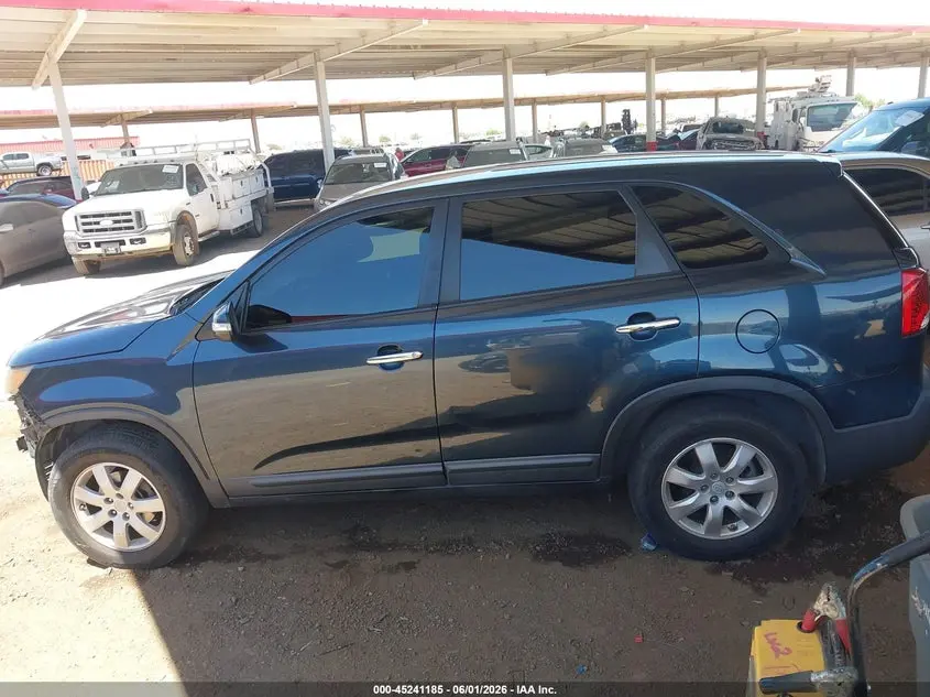2011 KIA SORENTO LX
