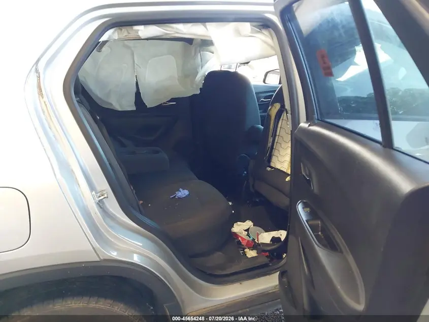 2022 CHEVROLET TRAX AWD LS