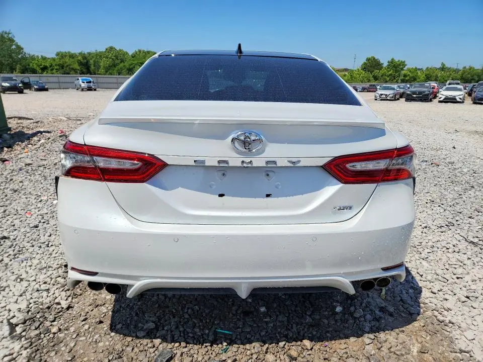 2018 TOYOTA CAMRY XSE  