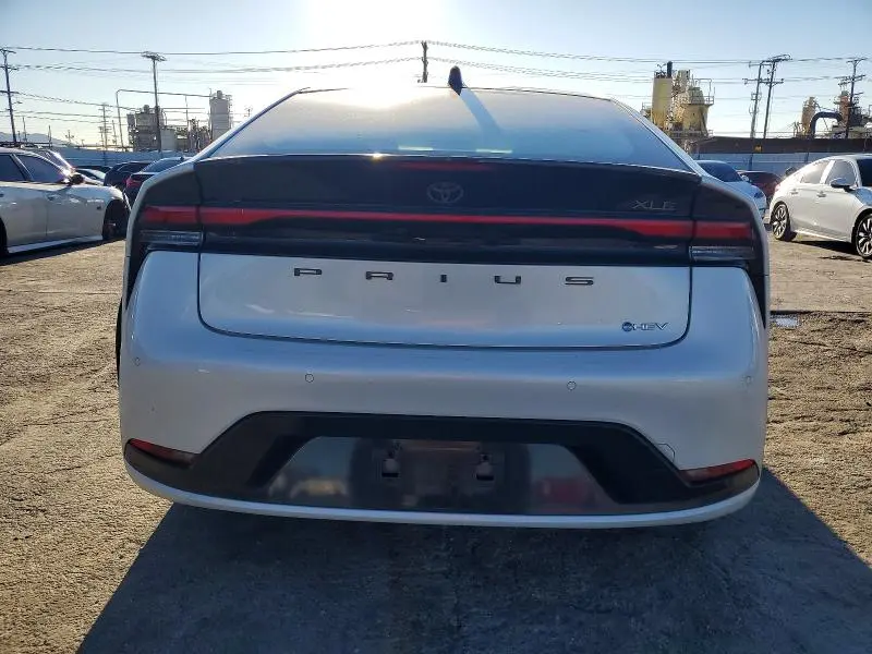 2024 TOYOTA PRIUS LE  
