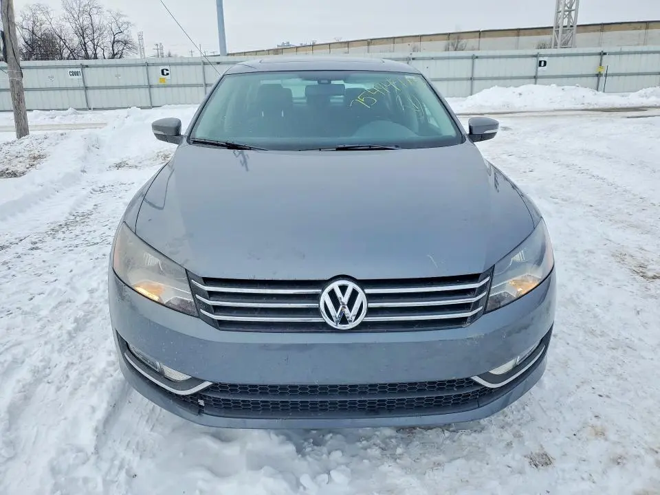 2014 VOLKSWAGEN PASSAT SE  