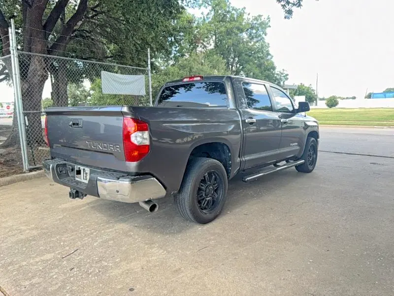 2016 TOYOTA TUNDRA CREWMAX SR5  