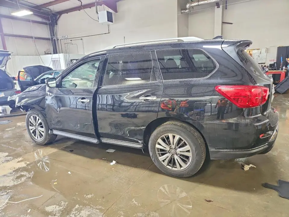 2019 NISSAN PATHFINDER SV  