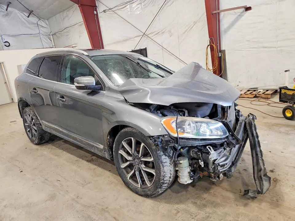 2016 VOLVO XC60 T6 PREMIER  
