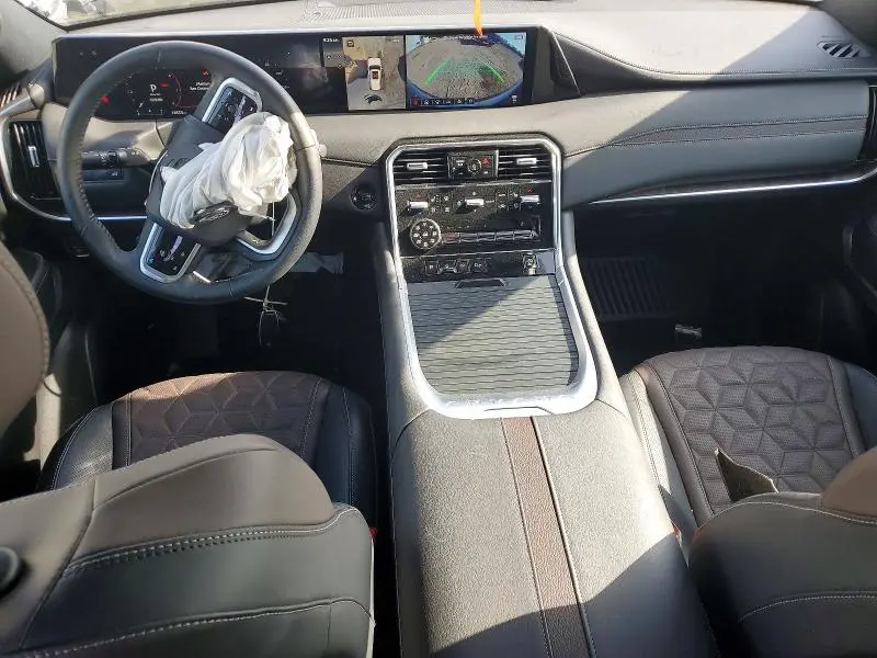 2025 NISSAN ARMADA PLATINUM  