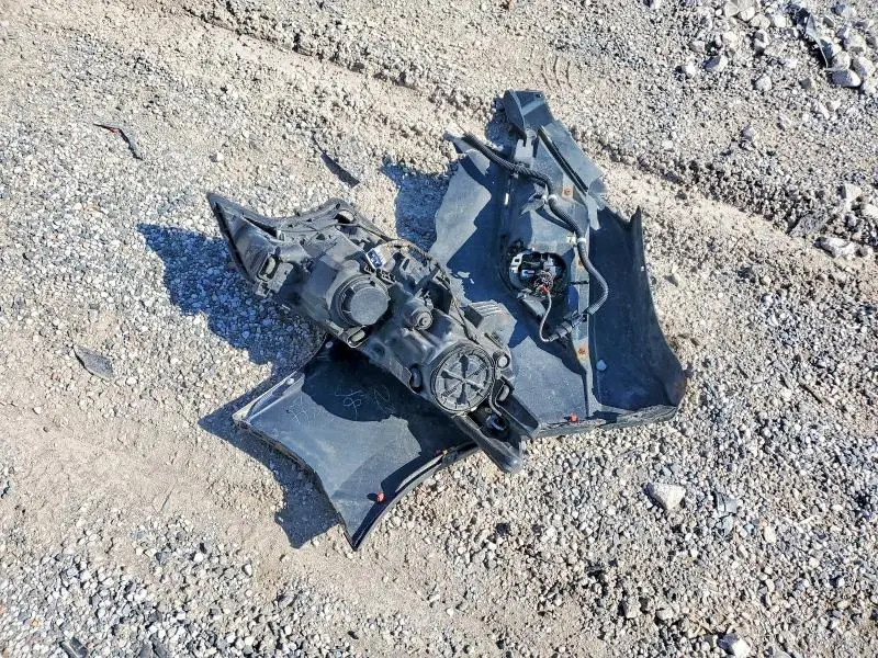 2016 MITSUBISHI OUTLANDER ES  