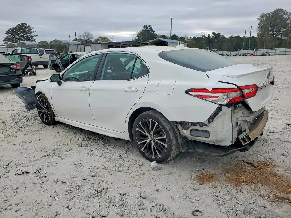 2020 TOYOTA CAMRY SE  