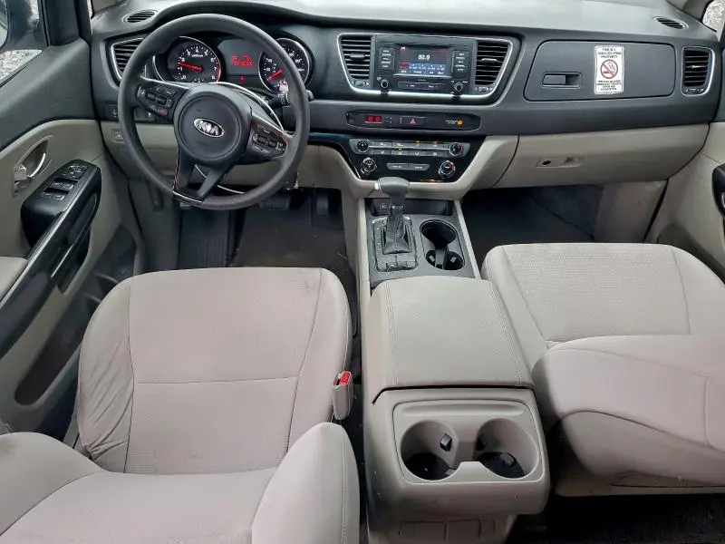2017 KIA SEDONA L  