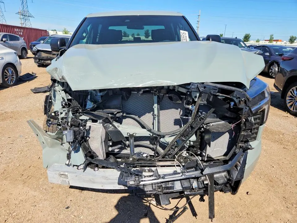 2026 TOYOTA TUNDRA SR5  