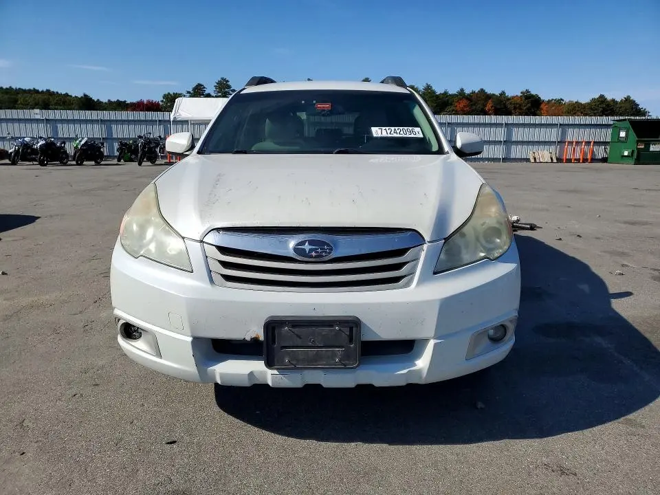 2010 SUBARU OUTBACK 2.5I PREMIUM  
