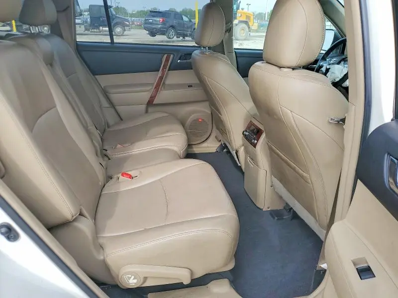 2013 TOYOTA HIGHLANDER LIMITED  
