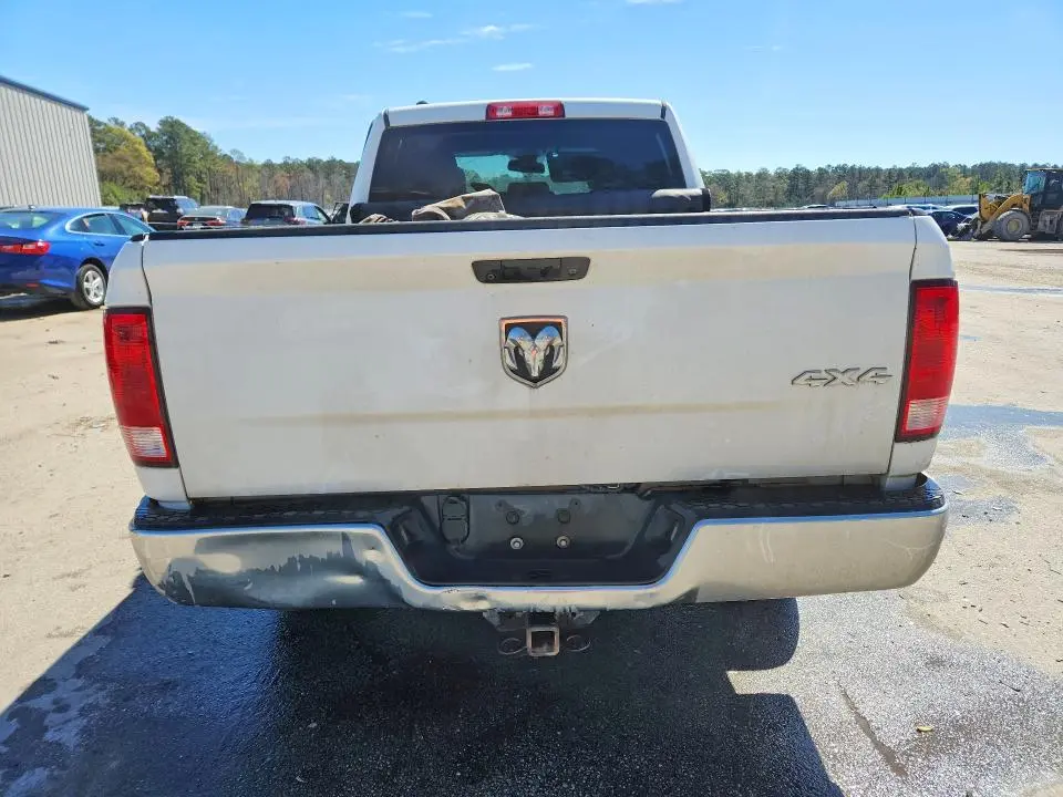 2016 RAM 1500 ST  