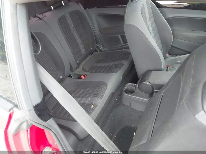 2013 VOLKSWAGEN BEETLE 2.0T TURBO