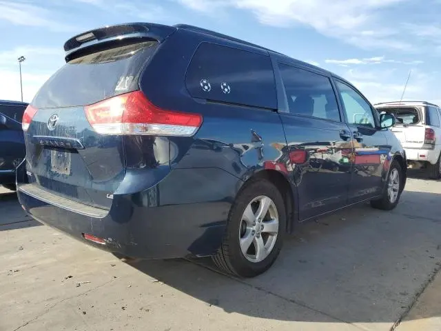 2012 TOYOTA SIENNA LE  