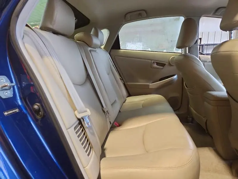 2010 TOYOTA PRIUS III  