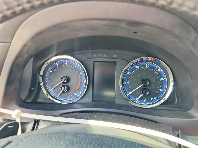 2018 TOYOTA COROLLA SE  