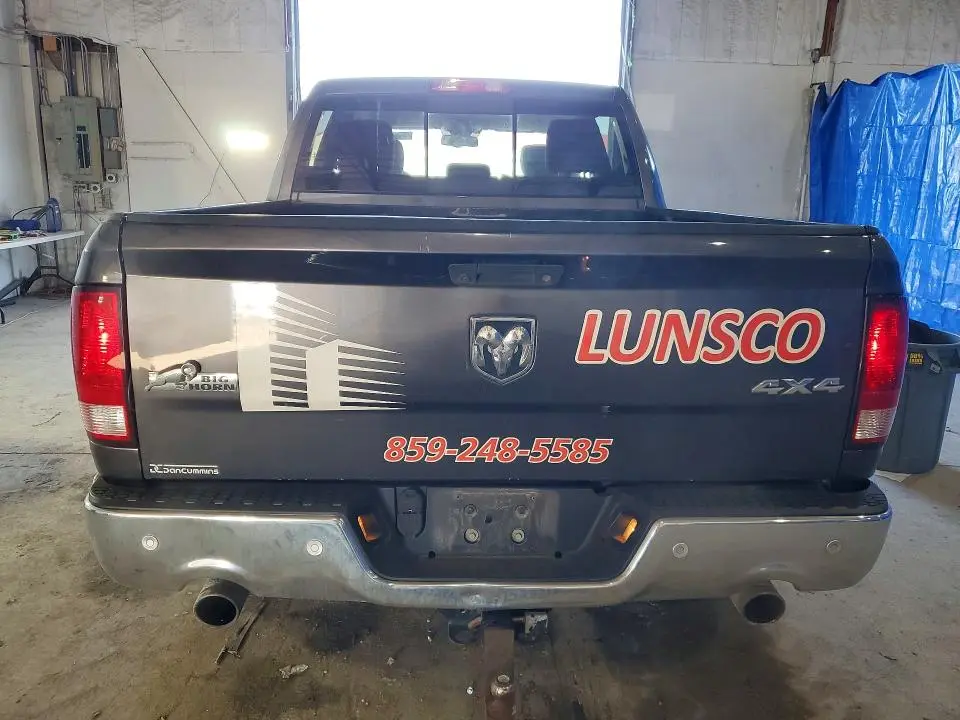 2016 RAM 1500 SLT  