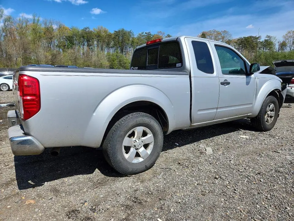 2012 NISSAN FRONTIER SV V6  