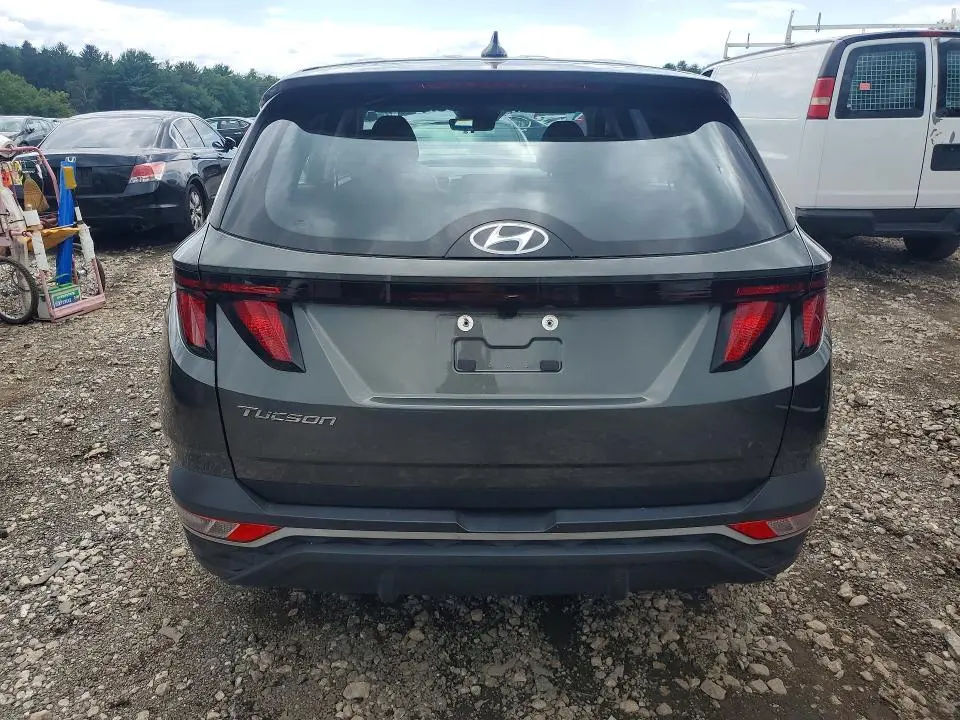 2022 HYUNDAI TUCSON SE  