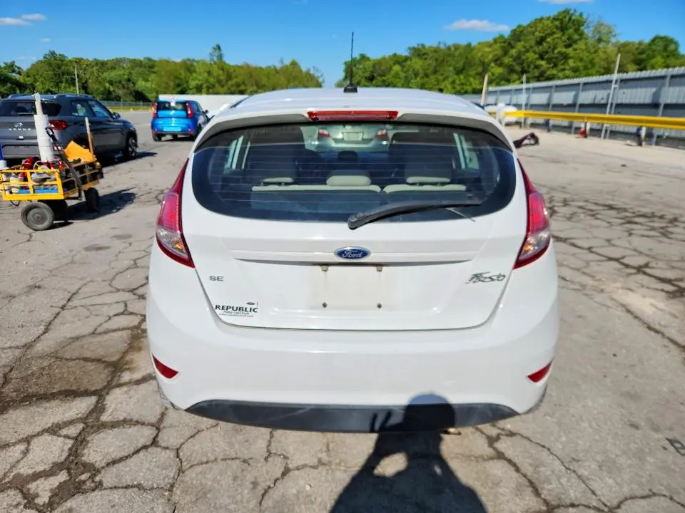 2016 FORD FIESTA SE  