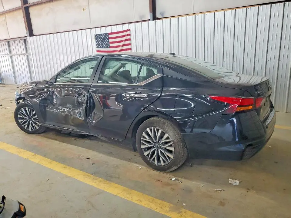 2024 NISSAN ALTIMA SV  