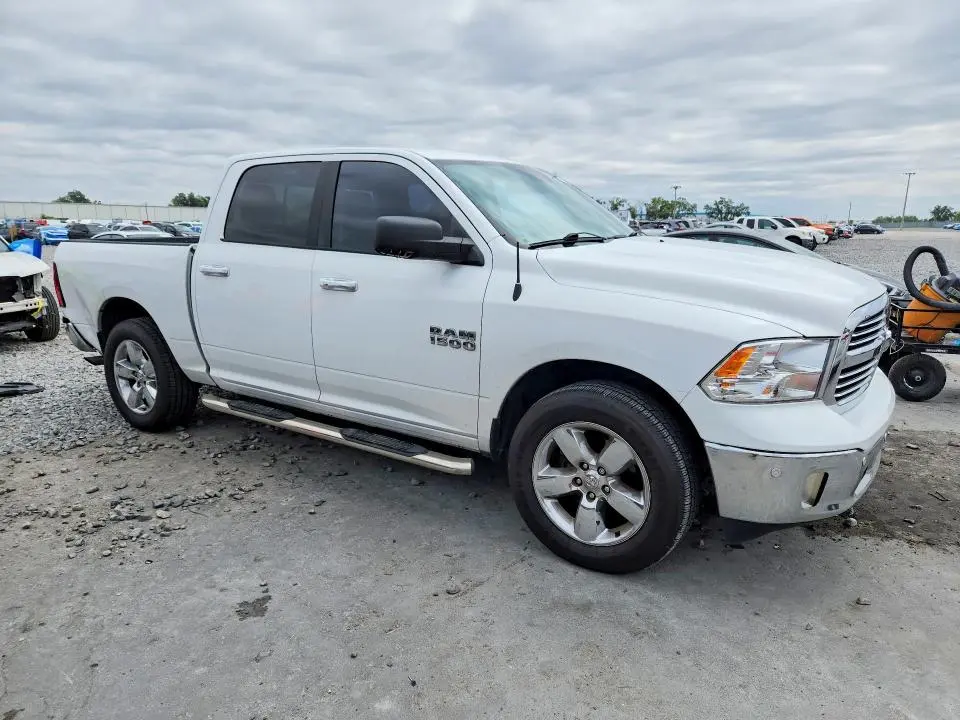 2017 RAM 1500 SLT  